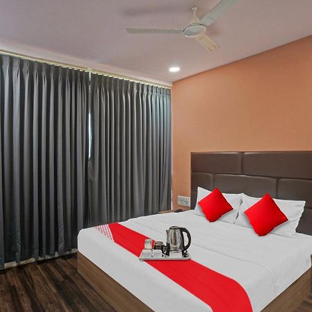 Hotel O Infinity Surat Eksteriør bilde