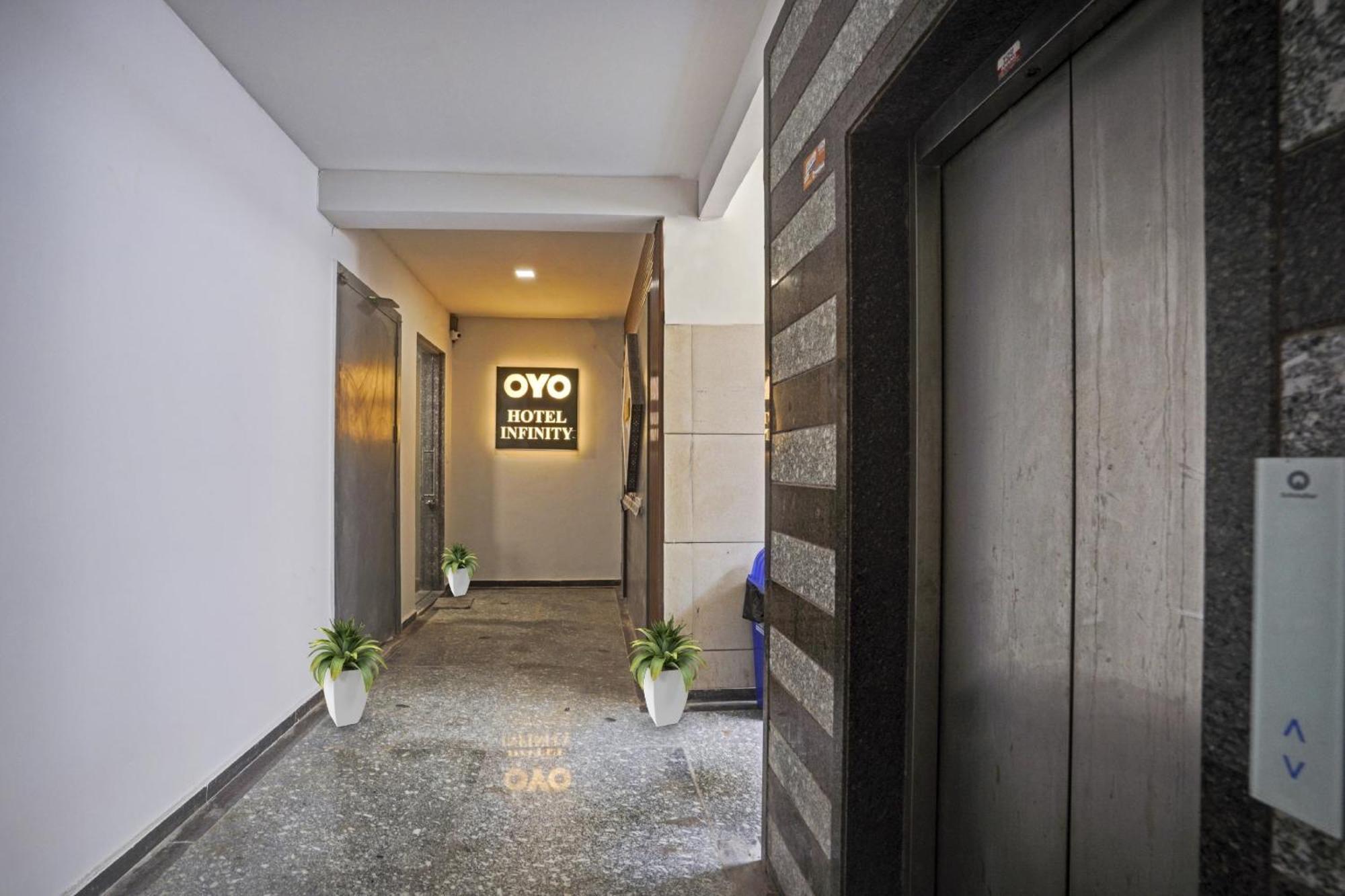 Hotel O Infinity Surat Eksteriør bilde
